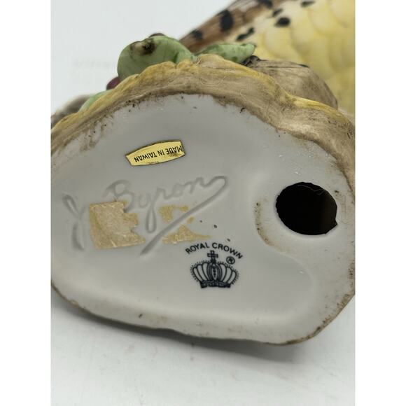 Vintage Bird Figurine Royal Crown Byron Ceramic Bisque Figure - Picture 5 of 7